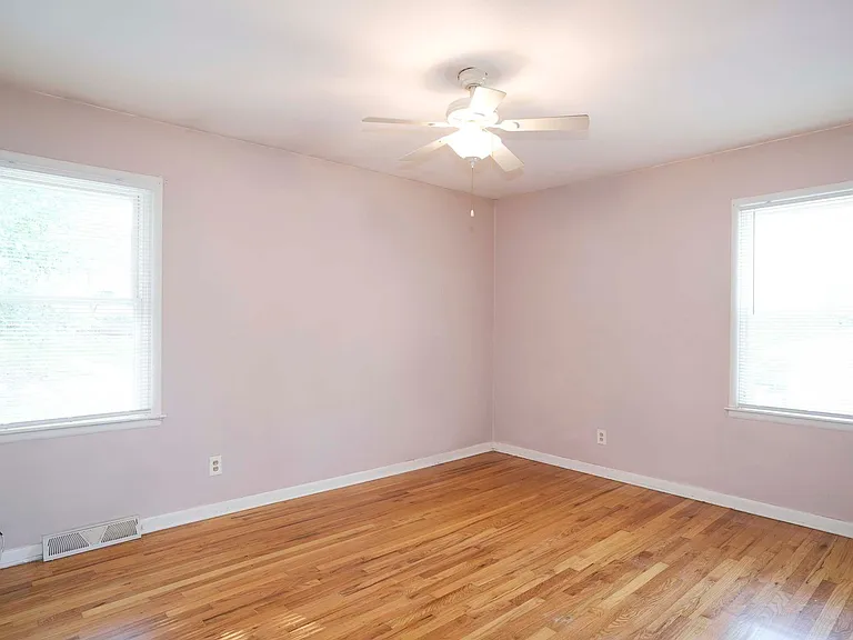 5540 N Garfield Ave — Photo 13
