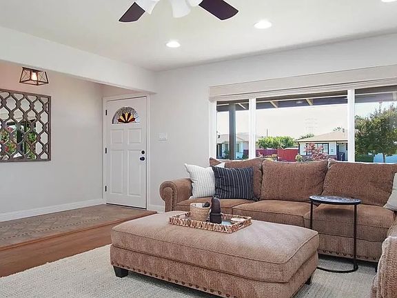 3rd image of 2621 Desrys Blvd