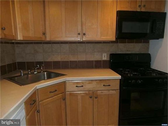 4th image of 88 Ethan Allen Ct