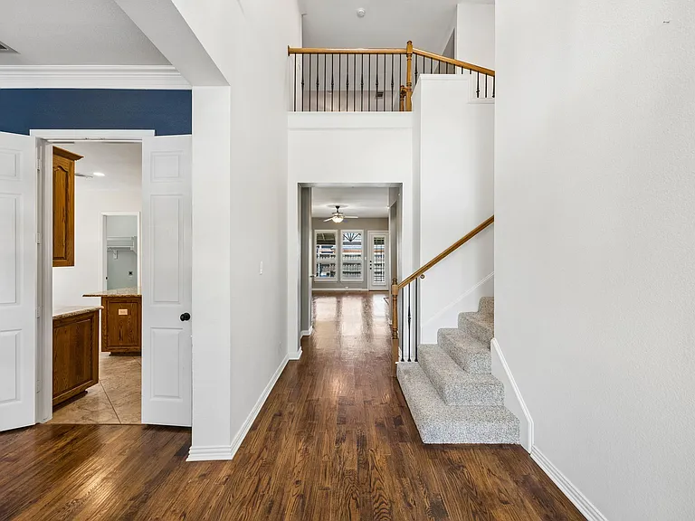 1613 Long Prairie Ct — Photo 4
