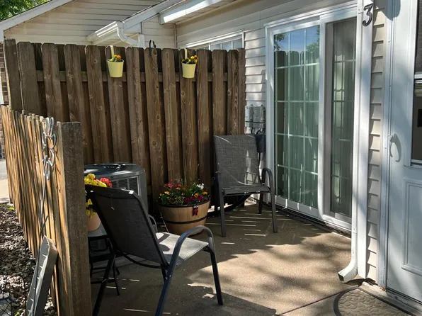 7026 19th St N APT 3, Oakdale, MN 55128