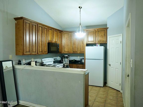 3rd image of 11591 Oaklane Dr