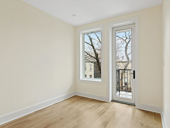 5th image of 473 Bainbridge St #3A