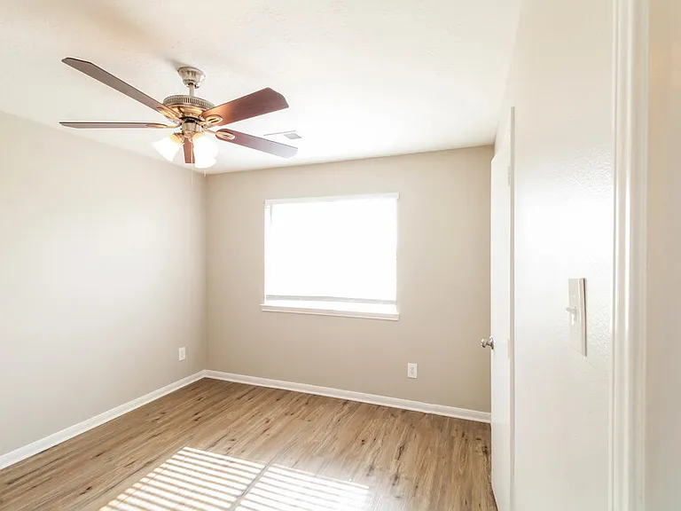 304 Cedar Branch Dr — Photo 14