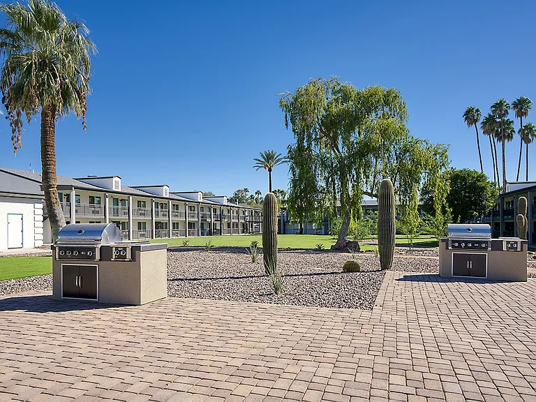Presidio Palms Apartments — Photo 23