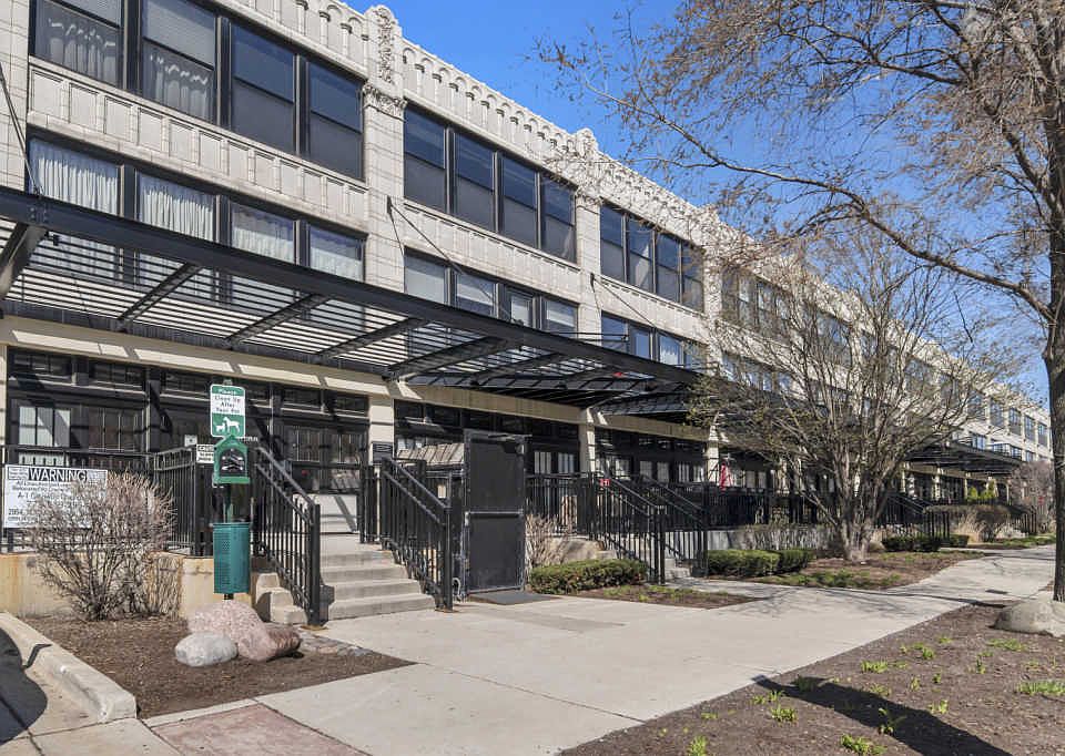 1st image of 1150 W 15th St Unit 202