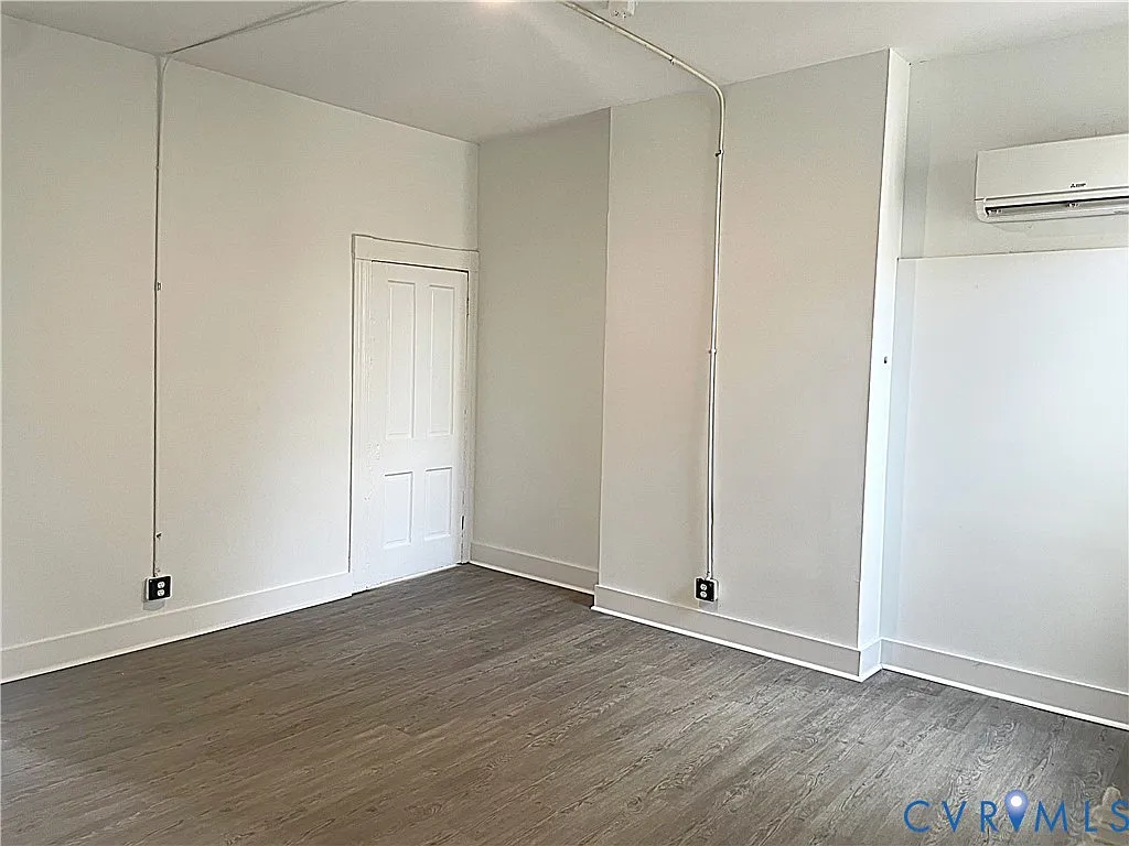 3 bed, 2.0 bath, 1460 sqft, $2,490 — Photo 2