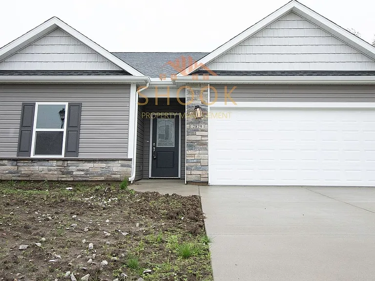 2879 Poinciana Dr — Photo 1