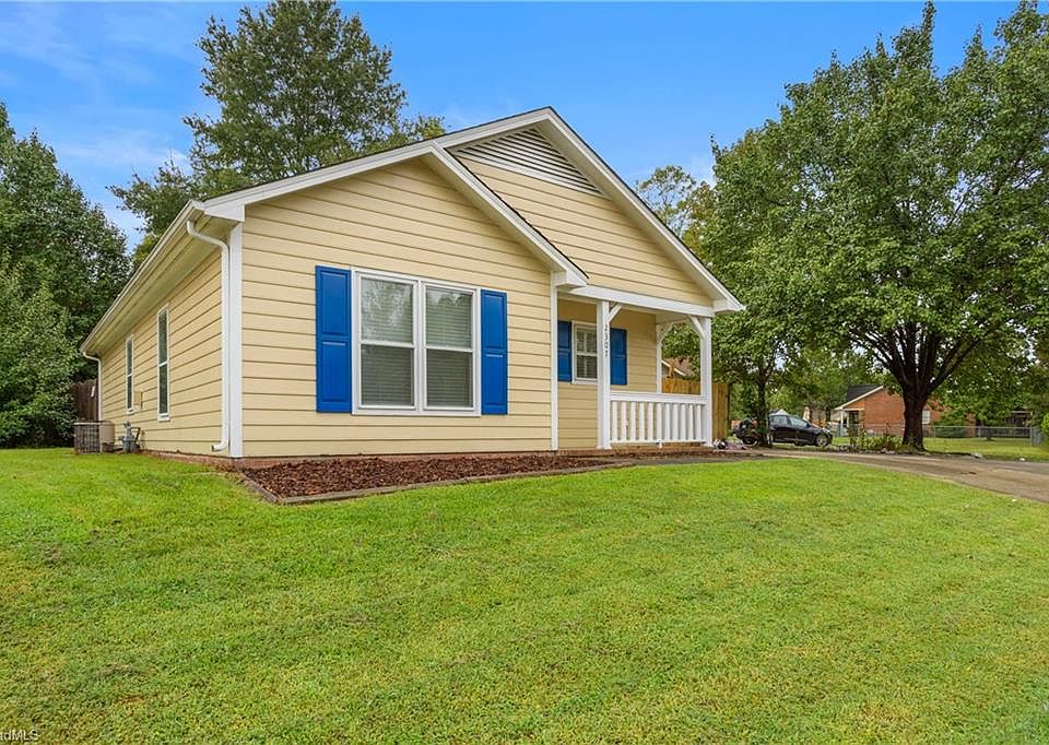 1st image of 2307 Pine Knoll Ter