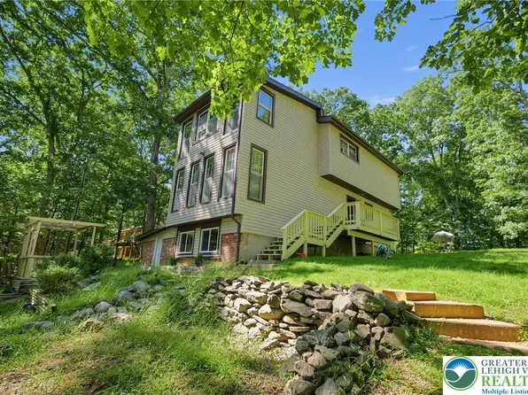 3511 Acorn Cir, East Stroudsburg, PA 18302