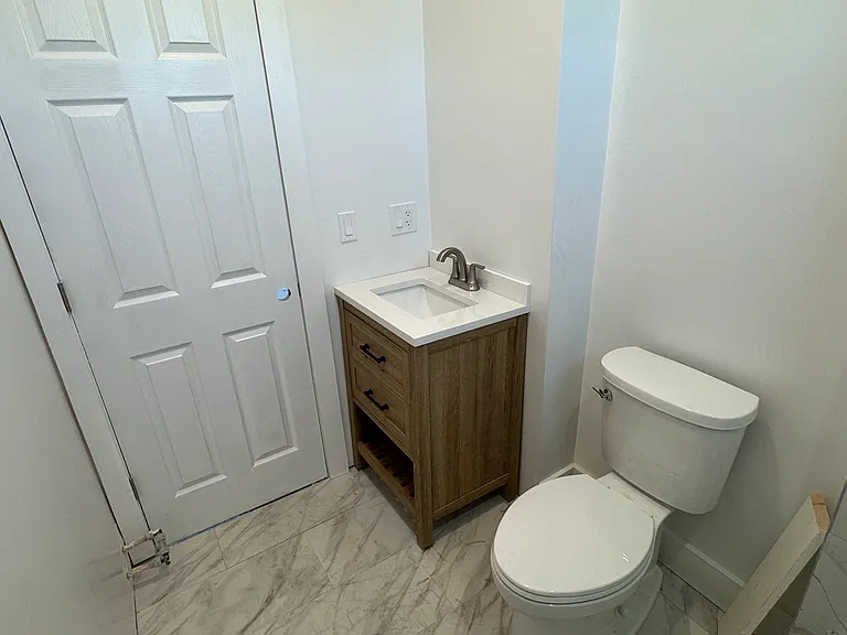 8 Carnes St #2R — Photo 10