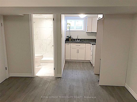 2nd image of 79 Ionview Rd Unit 2