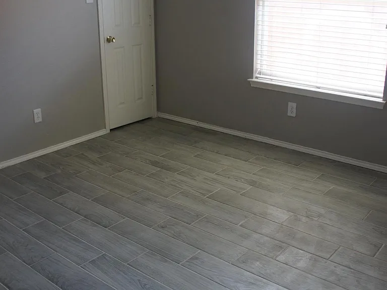 1839 Hillwood Dr — Photo 34