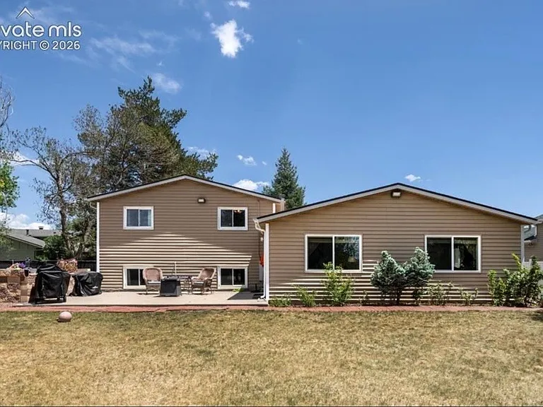 2071 Calle Fontana — Photo 16