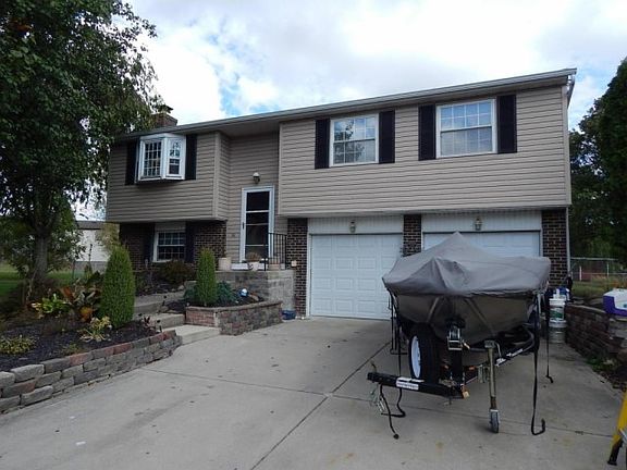 2nd image of 9636 Redwood Cir