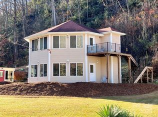 214 Locust Cove Rd, Marion, NC 28752