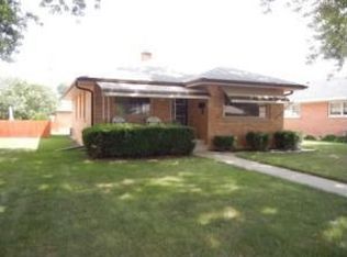 3716 N 101st St, Wauwatosa, WI 53222
