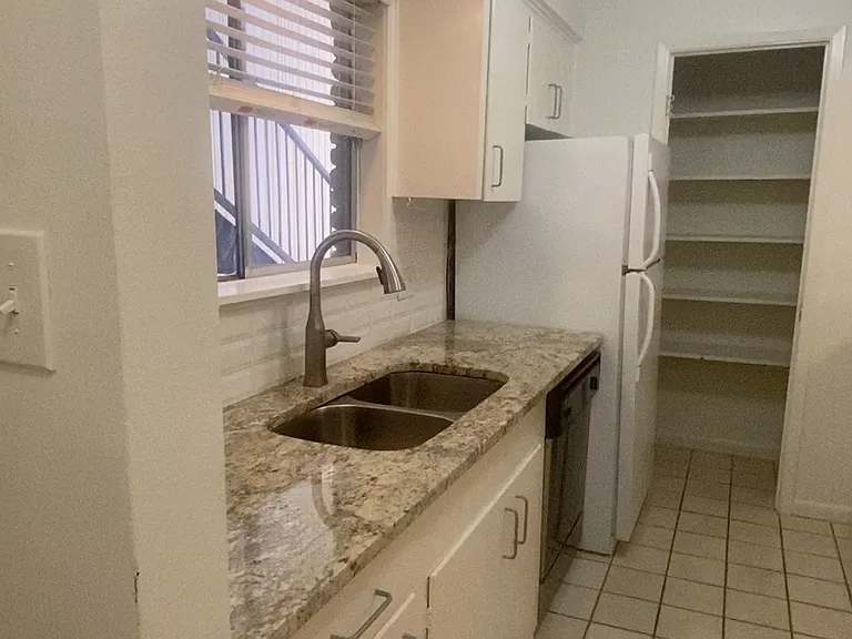 2208 Enfield Rd #105 — Photo 9