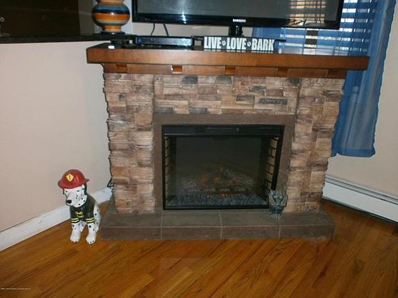 4th image of 31 White Plains Ave
