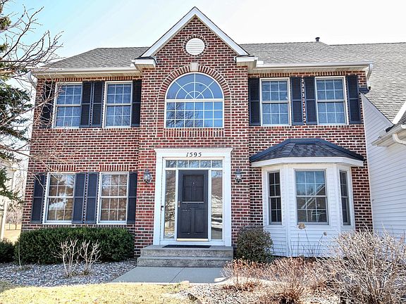 2nd image of 1595 Spinaker Dr
