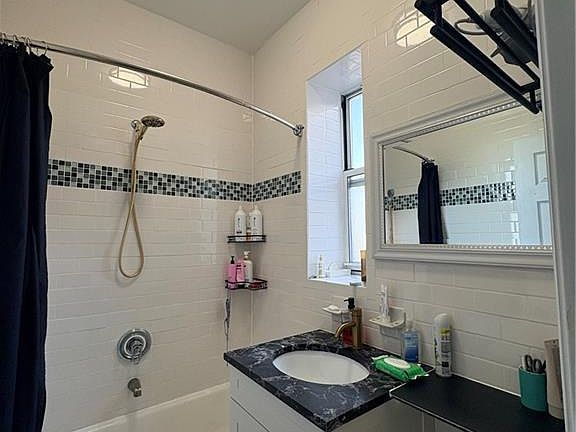 5th image of 1967 65th St APT 4E