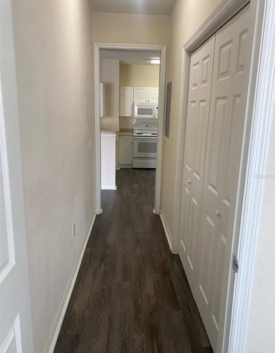 2 bed, 2.0 bath, 1161 sqft, $1,550 — Photo 2