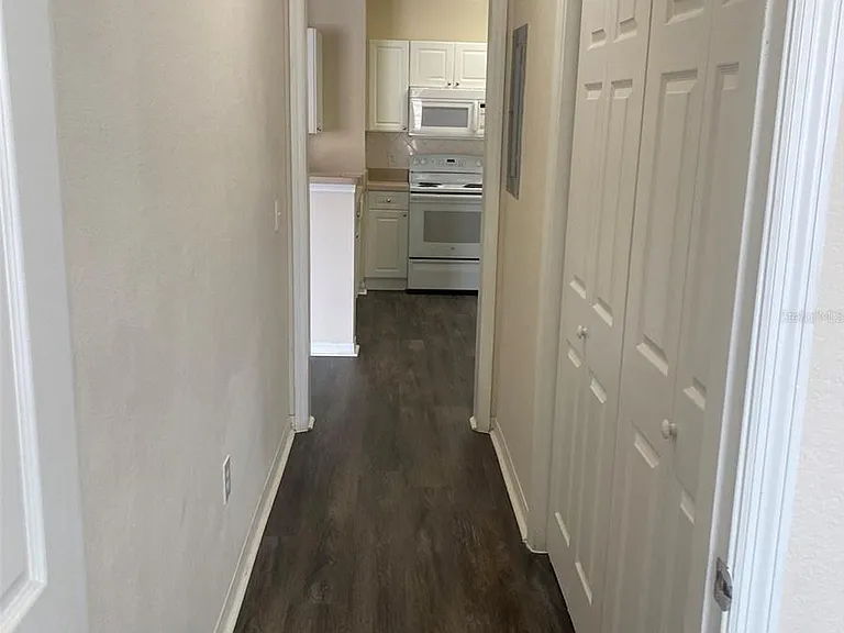 18001 Richmond Place Dr #222 — Photo 2