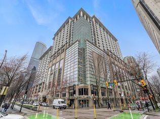 938 Smithe St #1832, Vancouver, BC V6Z 3H8