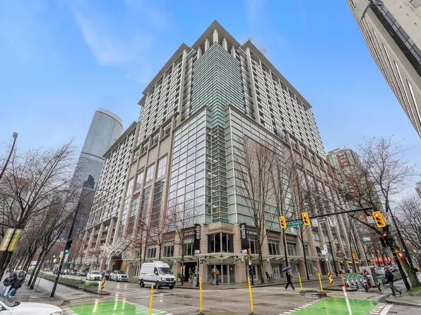 938 Smithe St #1832, Vancouver, BC V6Z 3H8