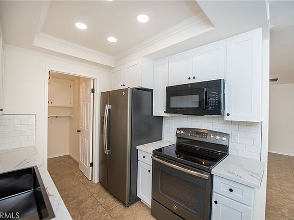 4th image of 811 Pillar Point Way