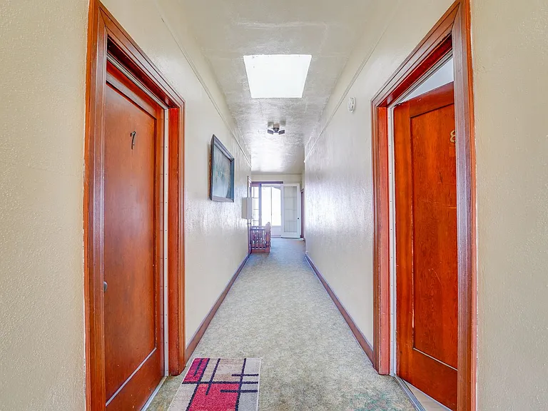 310 G St — Photo 2