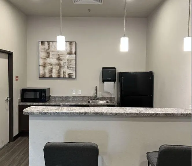Lynne Village Apartments — Photo 9