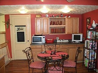 5th image of 576 N Galloway St