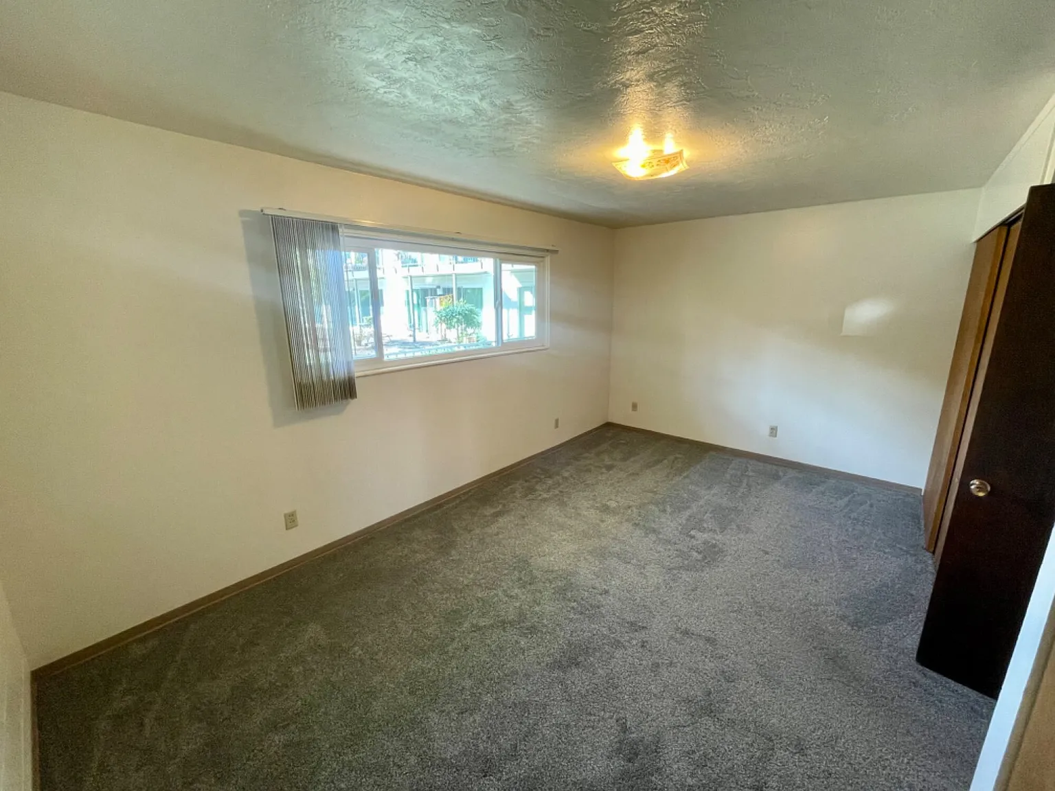 2760 Willamette St — Photo 3