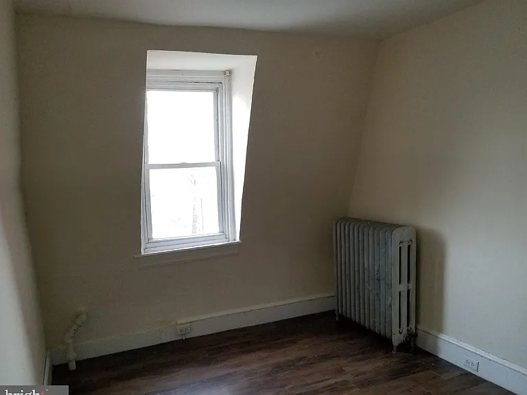 349 N 2nd St #2 — Photo 5
