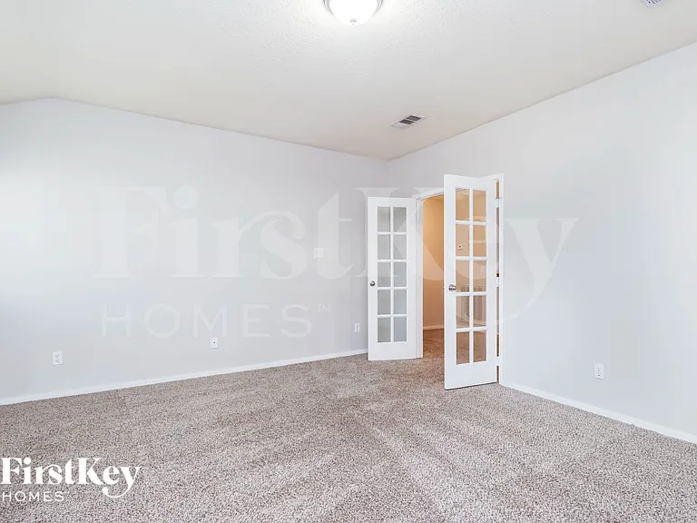 9131 Landry Blvd — Photo 14
