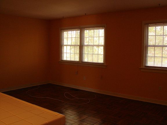 5th image of 2910 Haddington Ct