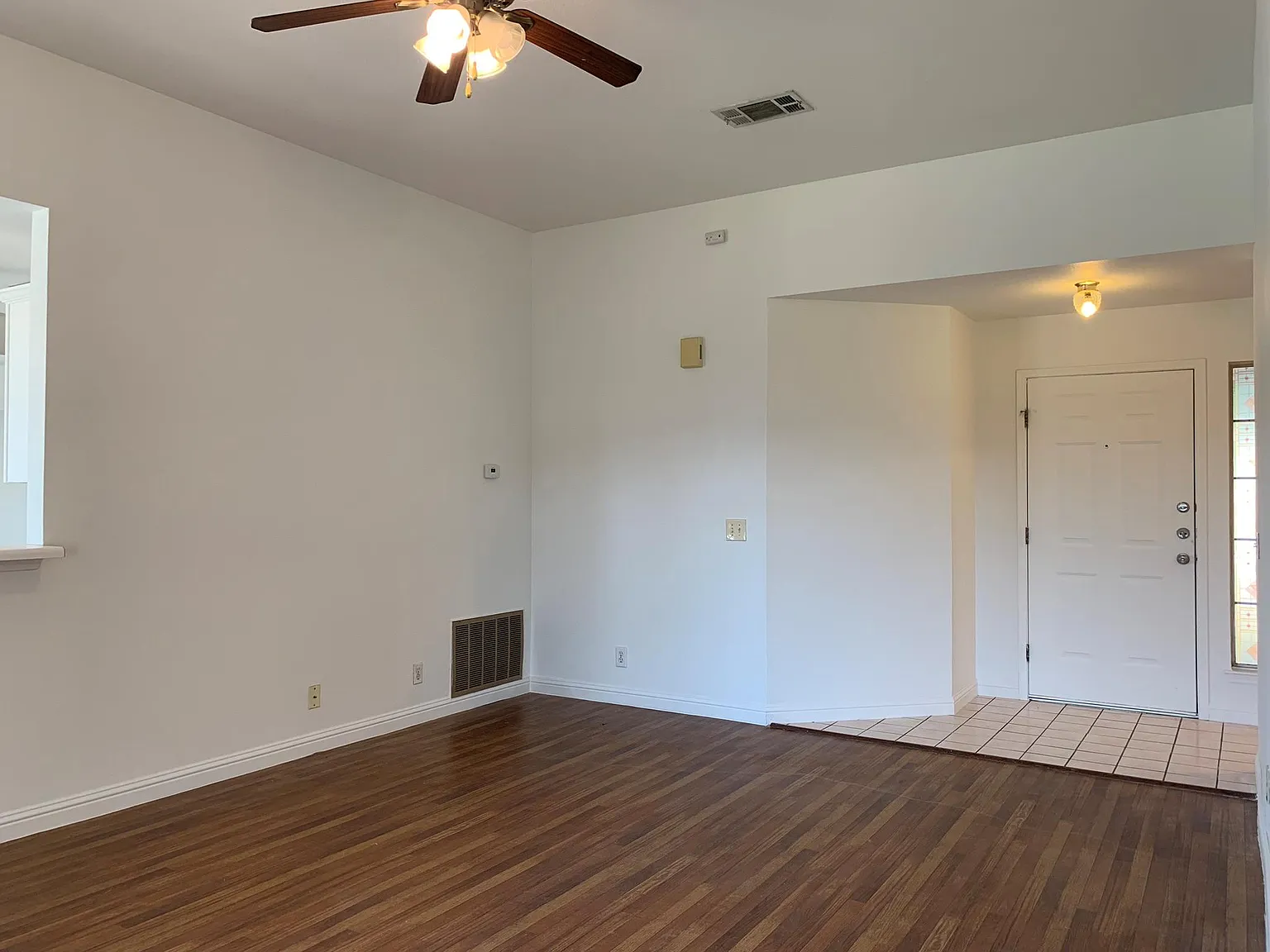 3 bed, 2.0 bath, 1199 sqft, $1,725 — Photo 4