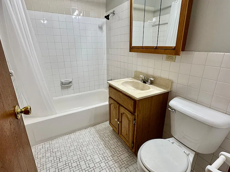 315 5th St SE #101 — Photo 7