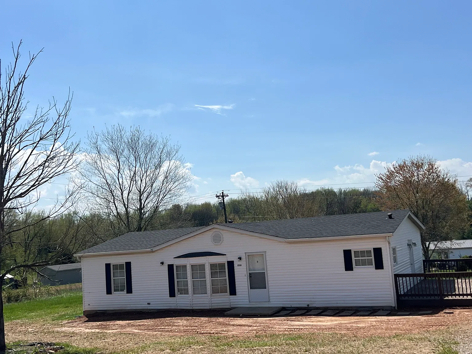 3 bed, 1288 sqft, $995 — Photo 1