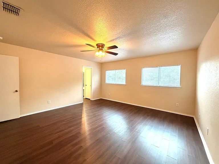 10114 Emerald Sun — Photo 16