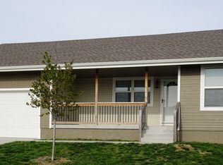 4315 SE Oakleaf Dr, Topeka, KS 66609