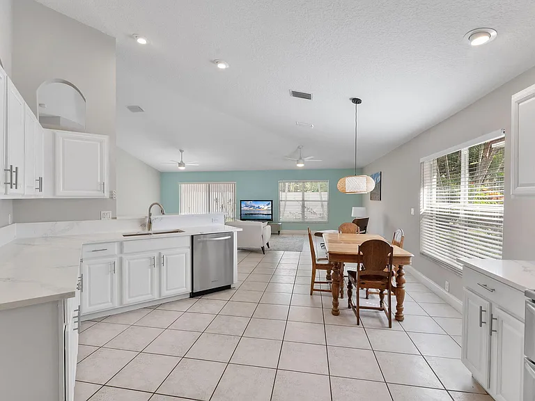 981 Delray Lakes Dr — Photo 11