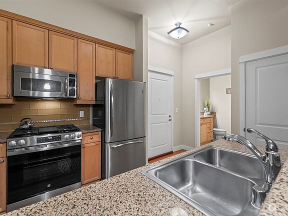 5th image of 400 Washington Avenue #417