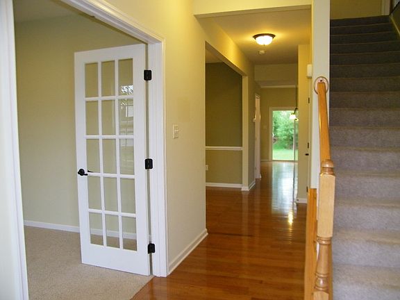 3rd image of 200 Edenburg Dr