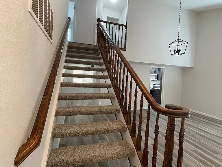2700 Bluebell Cir — Photo 10