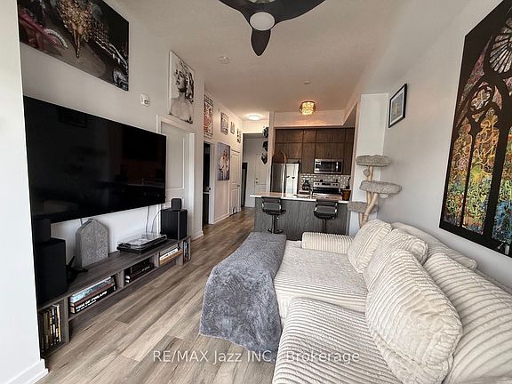 2nd image of 5055 Greenlane Rd #625