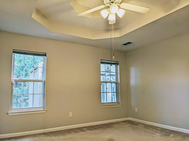 2045 Shoreline Dr — Photo 10