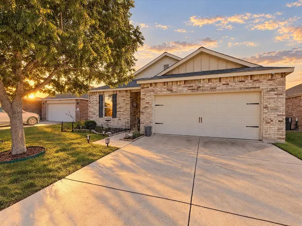 10028 Calcite Dr, Fort Worth, TX 76131