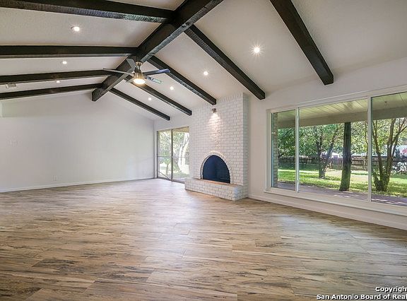 3rd image of 204 Travertine Ln